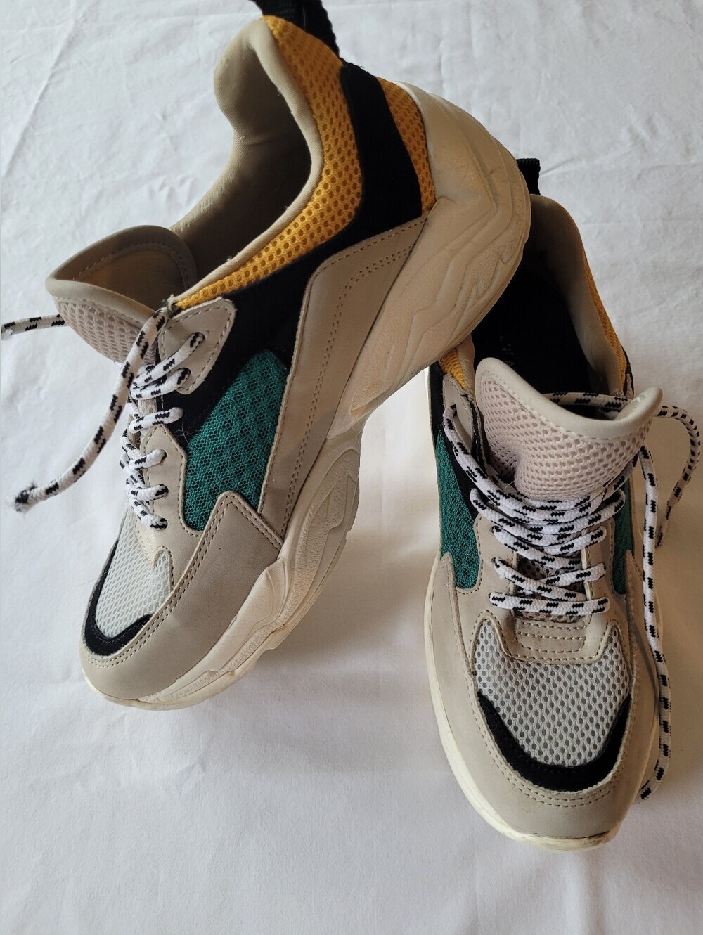 Kendall & Kylie Chunky Mesh Sneakers in Teal, Yellow & Beige Size 7.5